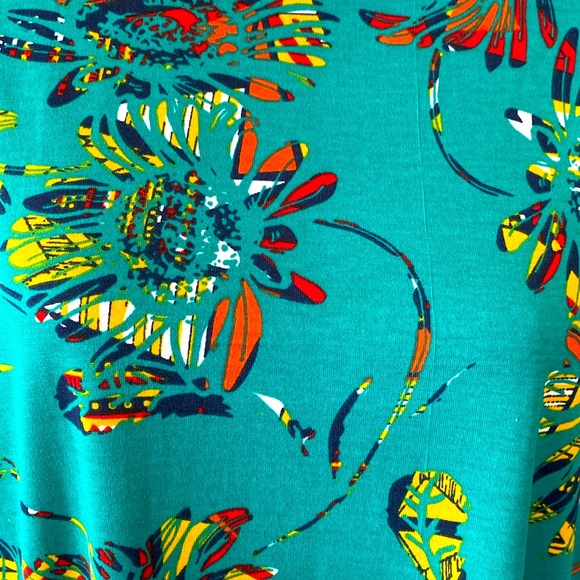 LuLaRoe “IRMA” HIGH-LOW TUNIC OVERSIZED TOP SIZE SMALL 🌟NWT🌟 - Picture 3 of 11